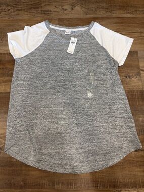 GAP Gray Heather Raglan Tee with White Sleeves womens medium